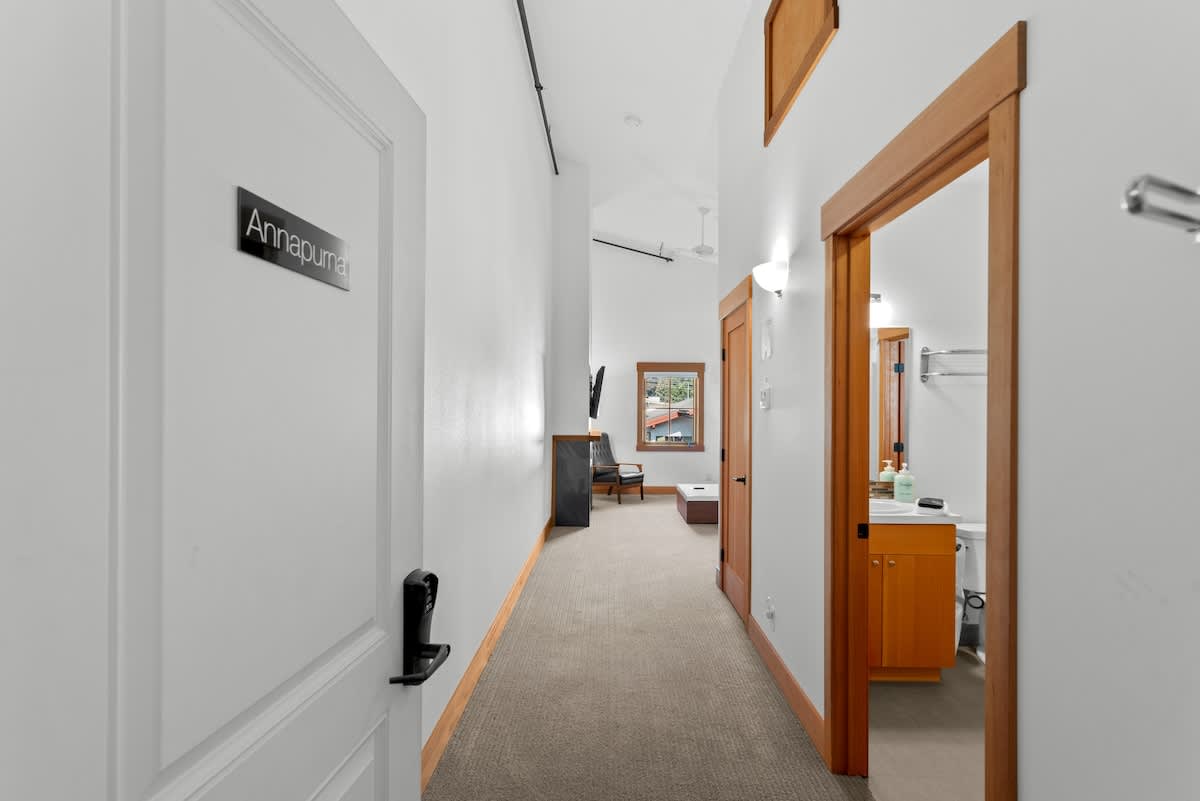 Annapurna-Entryway