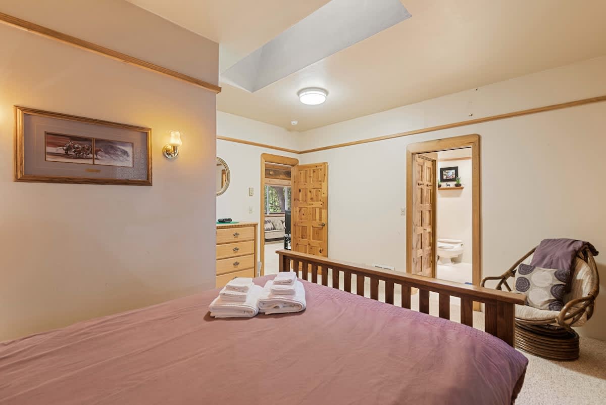 Bedroom with Queen Bed